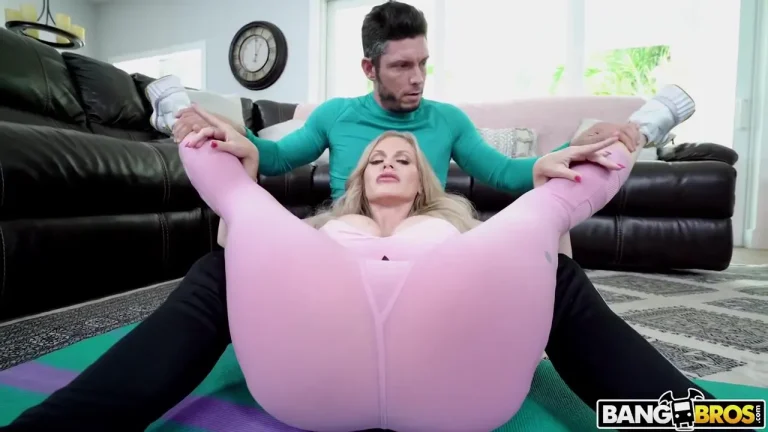 Tyler Steel, Casca Akashova – Fill This Pussy Up Bangbros Network